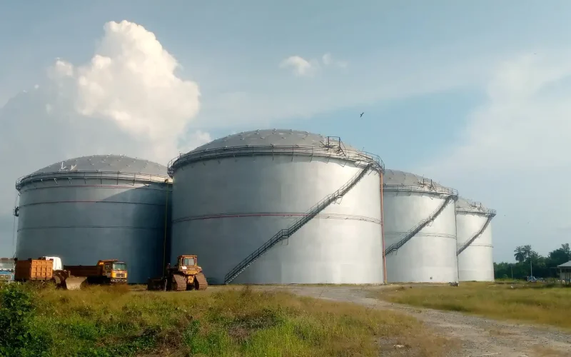 Morebarrels Refinery Nov (3)_r